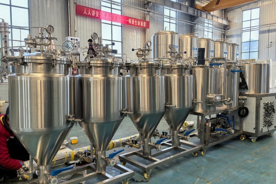 Ферментер для домашнего пивоварения.jpg