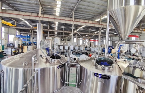 Двухёмкостная система пивоварения объёмом 30 баррелей.jpg