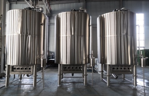 Смесительный резервуар объемом 10 000 л.jpg