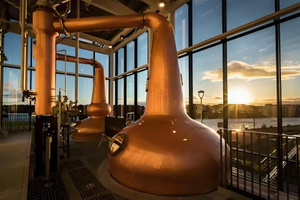 Традиционный медный аламбик для производства артизанных дистиллятов 