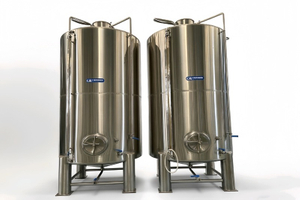 Резервуар для хранения вина из нержавеющей стали 316L — тройная защита от окисления, зеркальная полировка Ra≤0.4μm, герметичный унибоди-корпус